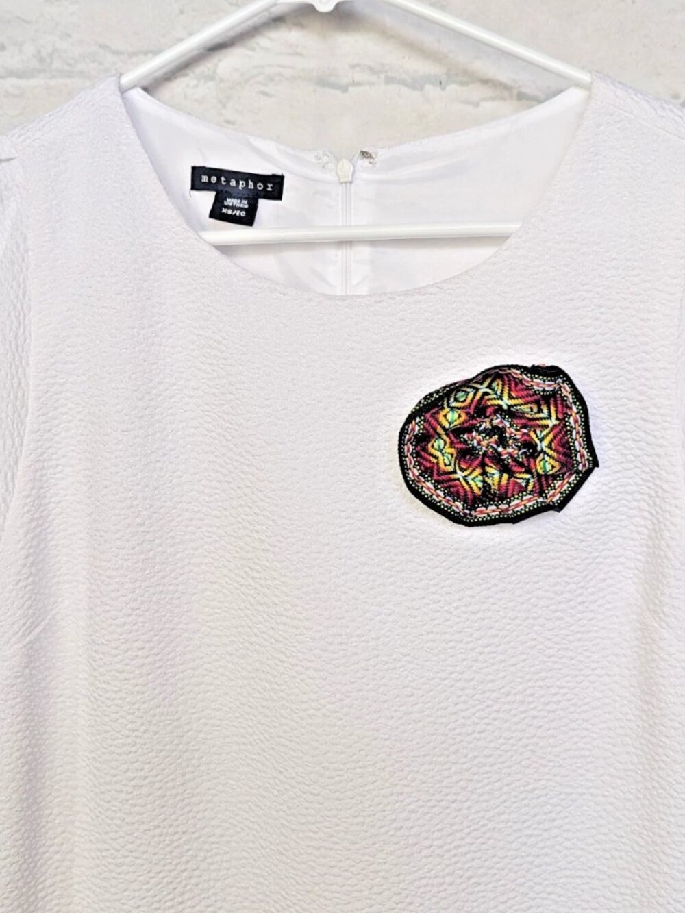 Metaphor White Textured Shift Dress Embroidered Patch Trim Boho Mod XS - Picture 5 of 8